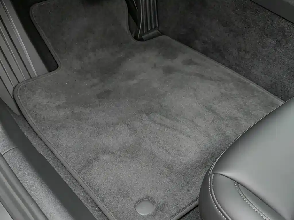 BMW 5 Series 2018 — фото 13
