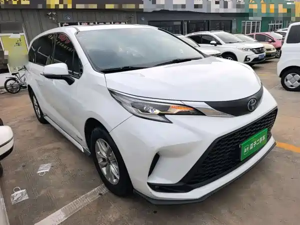 Toyota Granvia 2024
