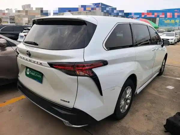 Toyota Granvia 2024