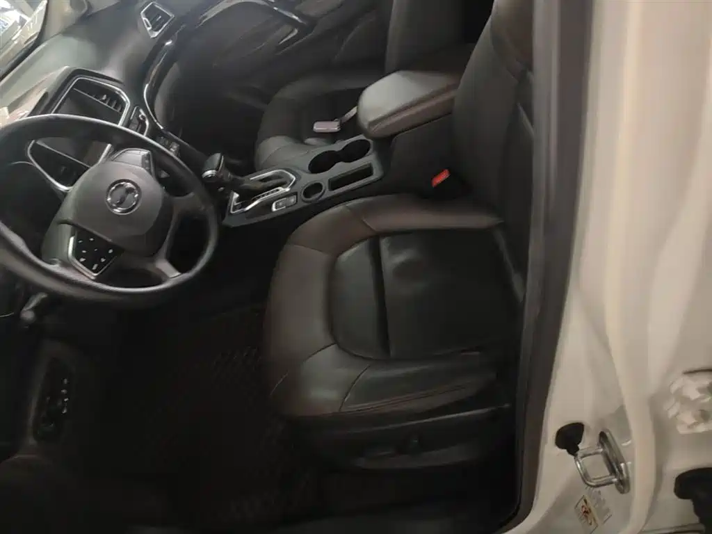 GAC Motor Trumpchi GS4 2016 — фото 15