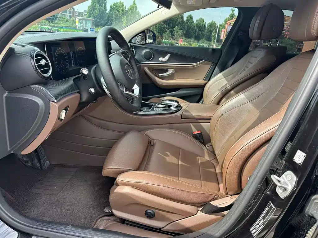 Mercedes-Benz E-Class 2017 — фото 10