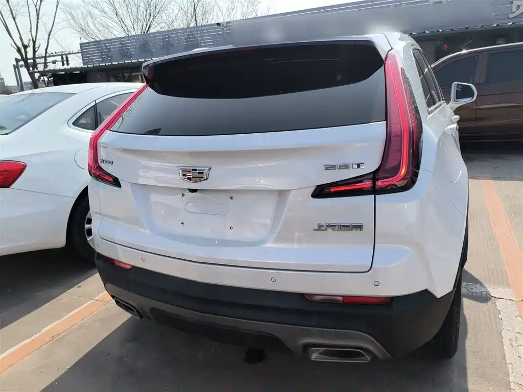 Cadillac XT4 2022 — фото 4