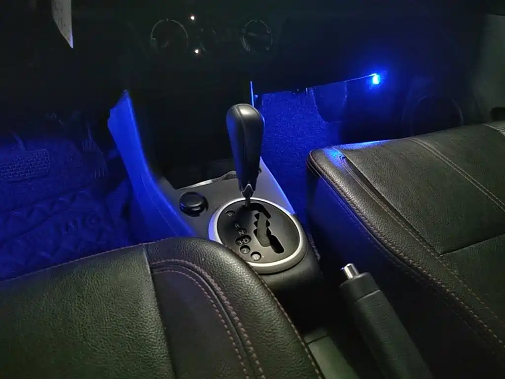 Suzuki Swift 2015 — фото 14