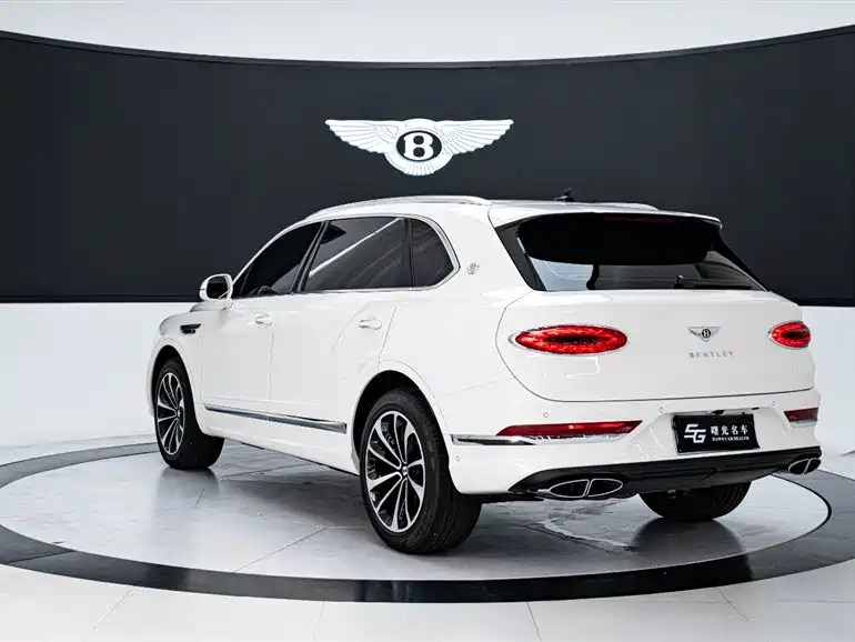 Bentley Bentayga 2025 — фото 7