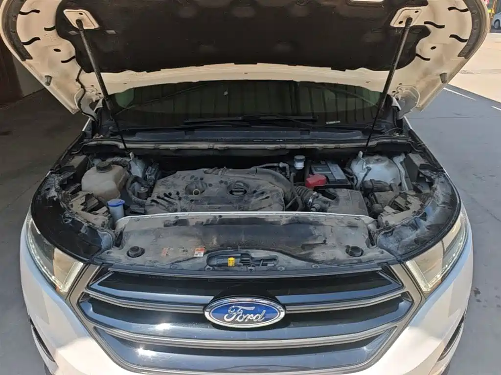 Ford Edge 2017 — фото 20