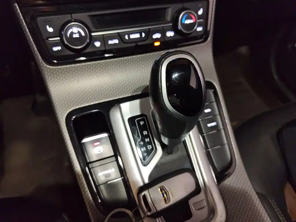 Geely Emgrand GS 2018 — фото 7