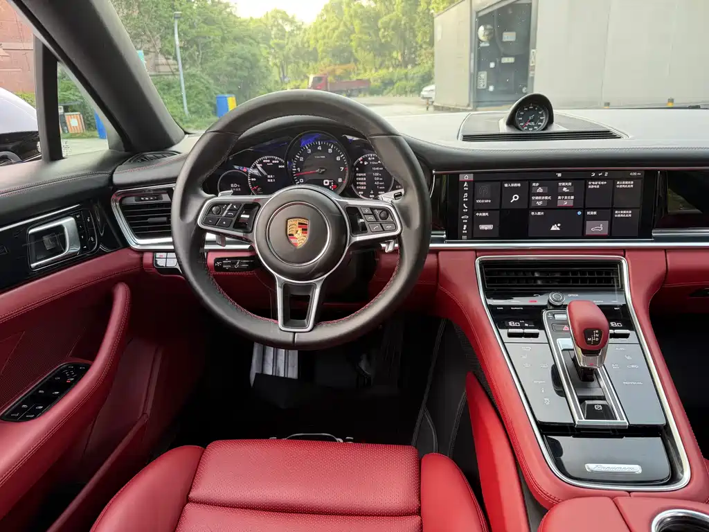 Porsche Panamera 2019 — фото 17