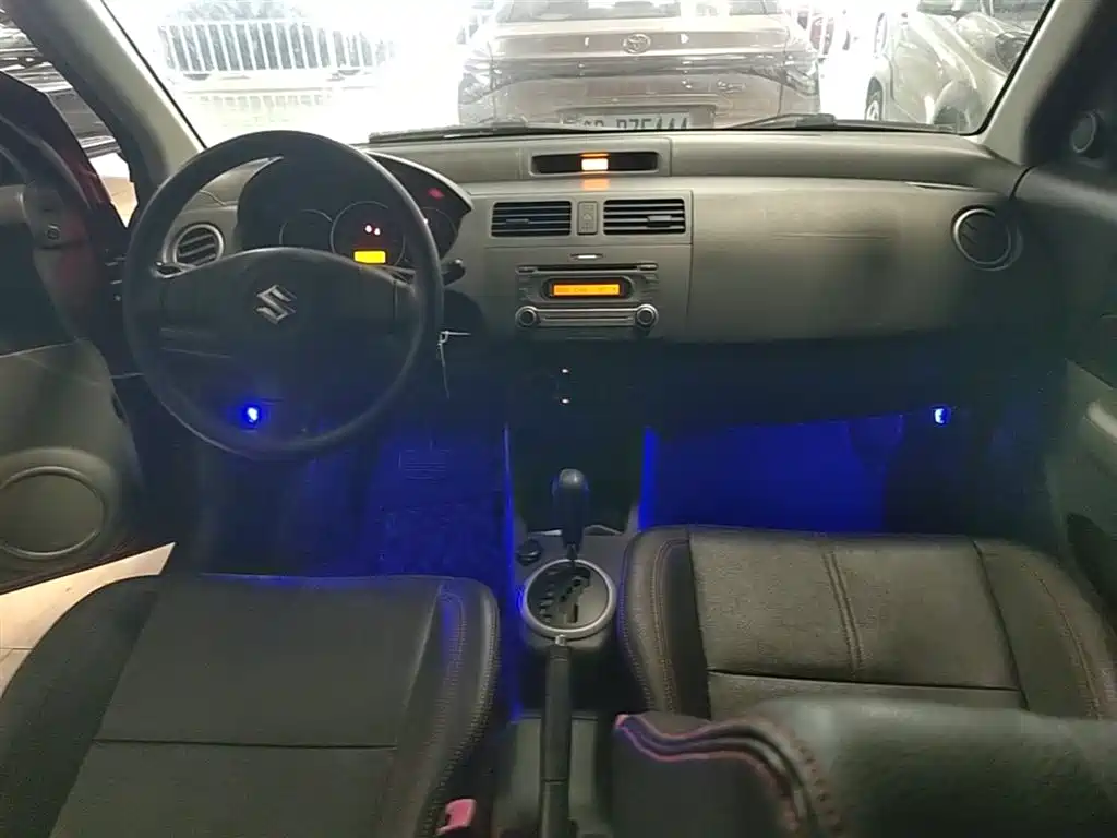 Suzuki Swift 2015 — фото 10