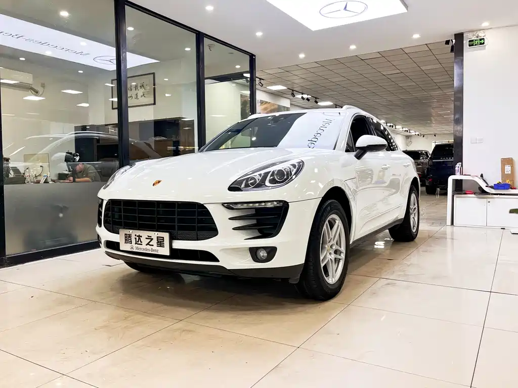 Porsche Macan 2017 — фото 1