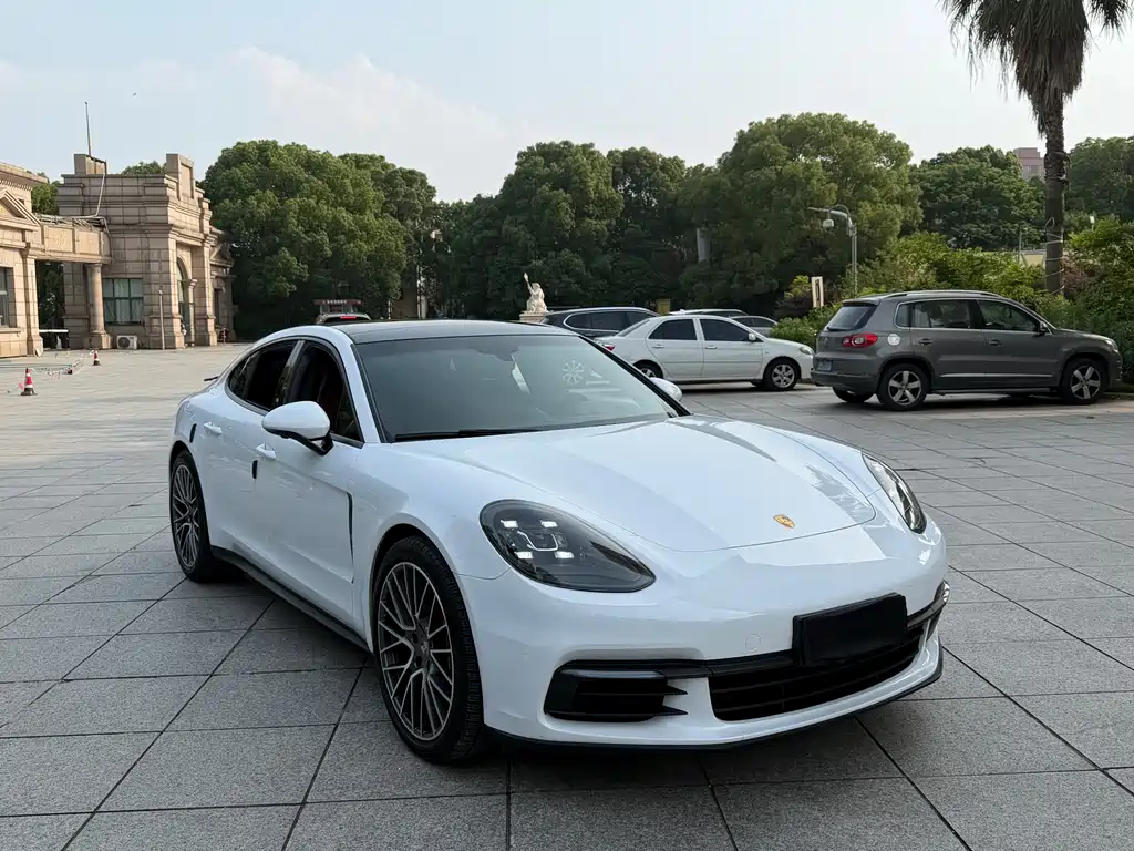 Porsche Panamera 2019