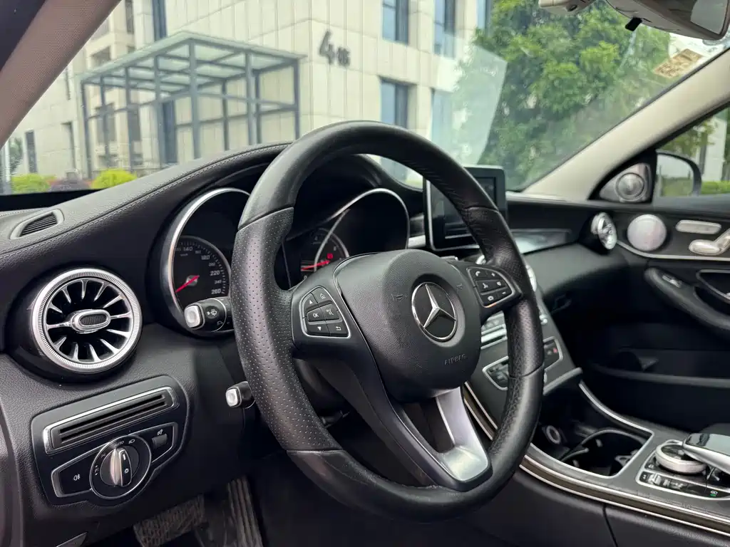 Mercedes-Benz C-Class 2018 — фото 8