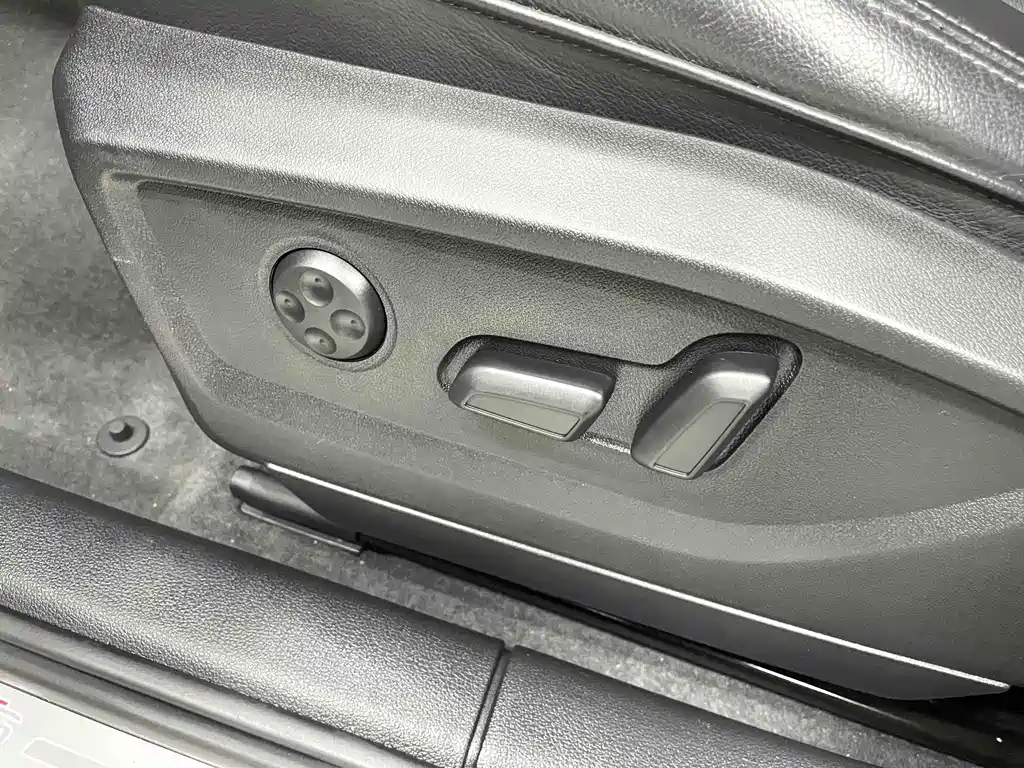 Audi Q2L 2022 — фото 12