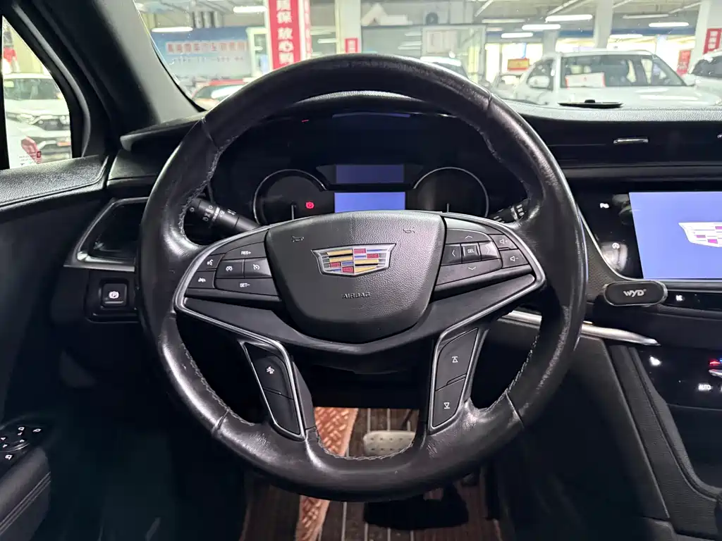 Cadillac XT5 2020 — фото 14