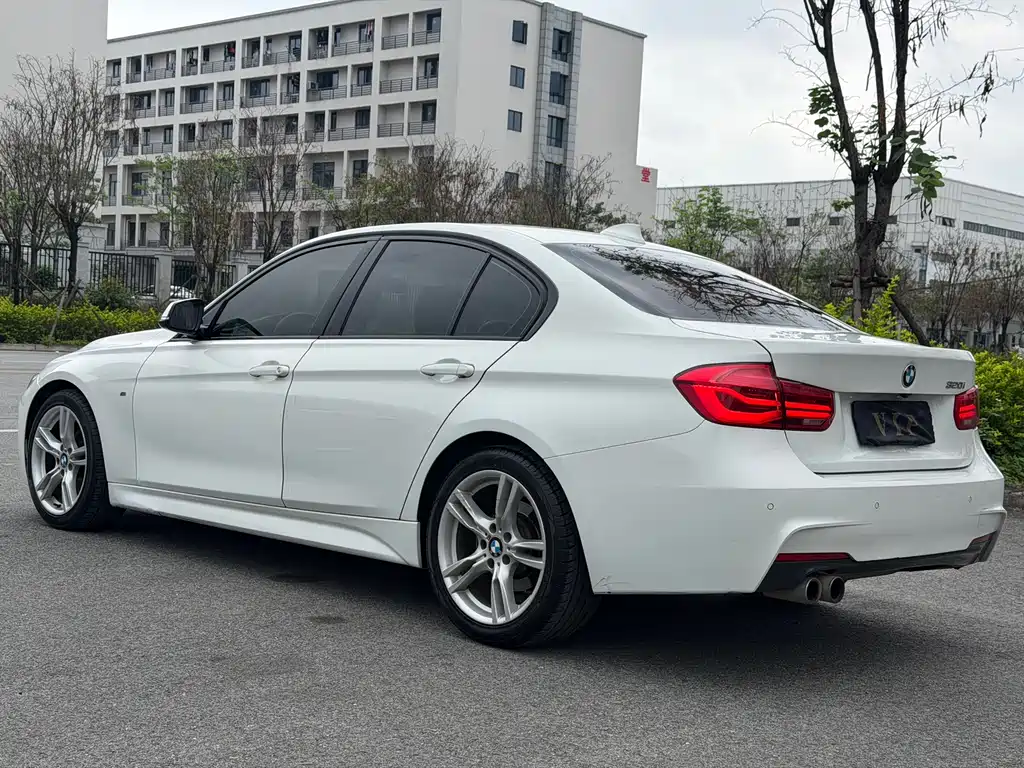 BMW 3 Series 2019 — фото 7