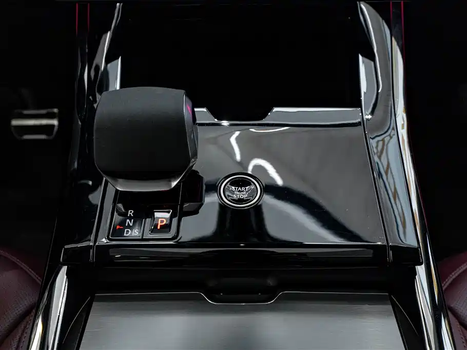 Land Rover Sport 2024 — фото 23