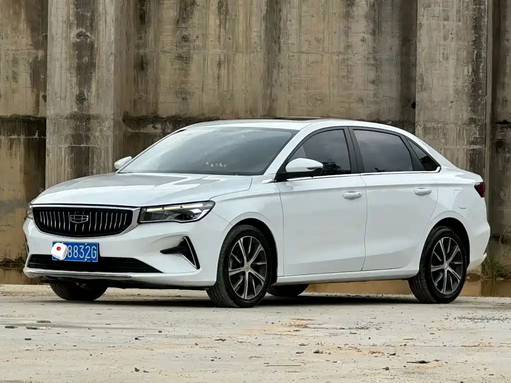 Geely Emgrand 2022 — фото 1