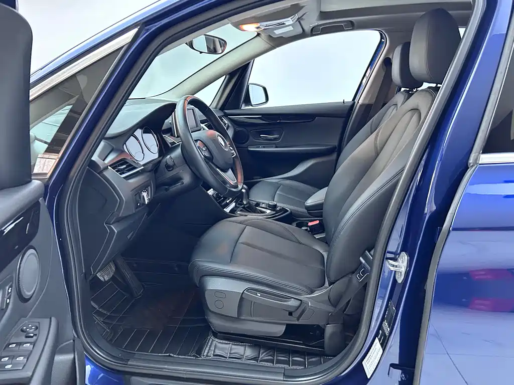 BMW 2 Series Active Tourer 2018 — фото 8