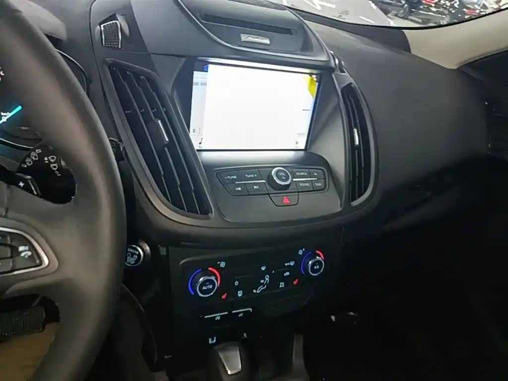 Ford Kuga 2017 — фото 13