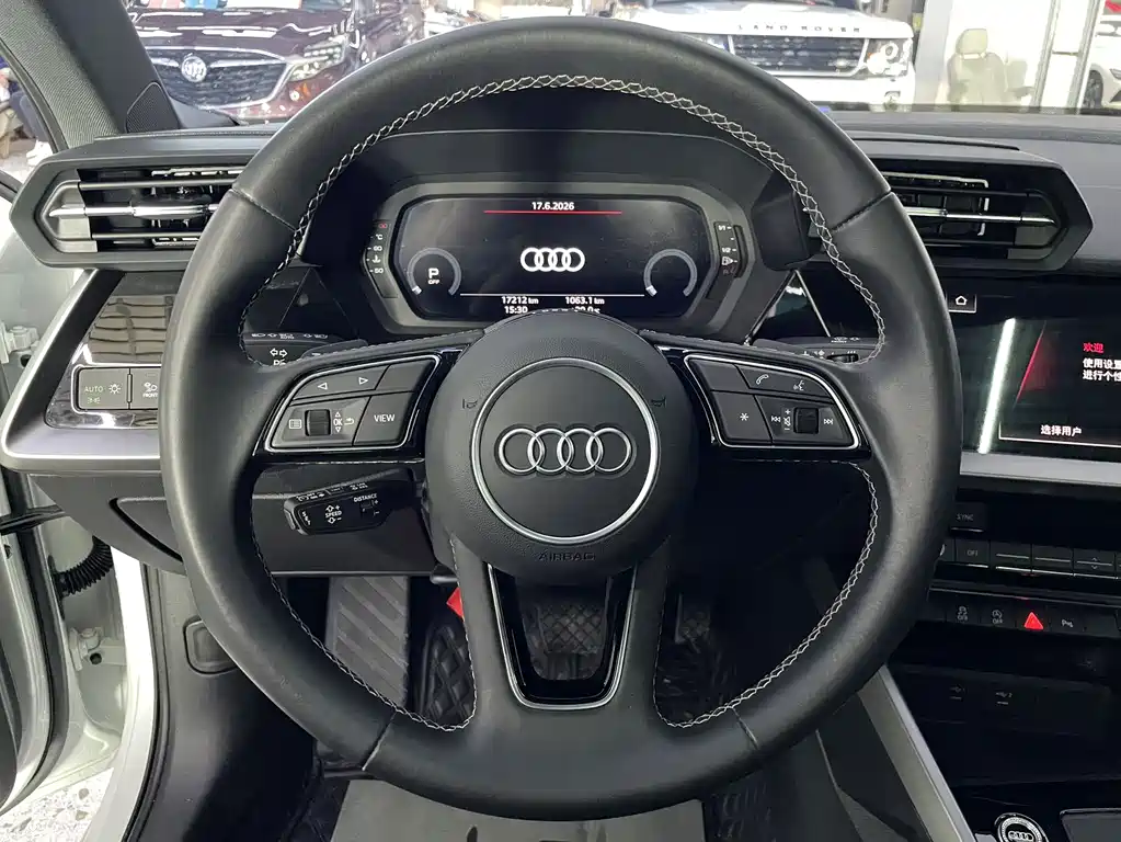 Audi A3 2023 — фото 13