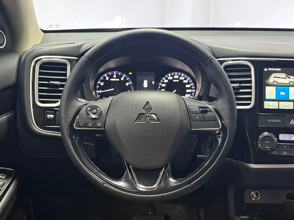 Mitsubishi Outlander 2022 — фото 7