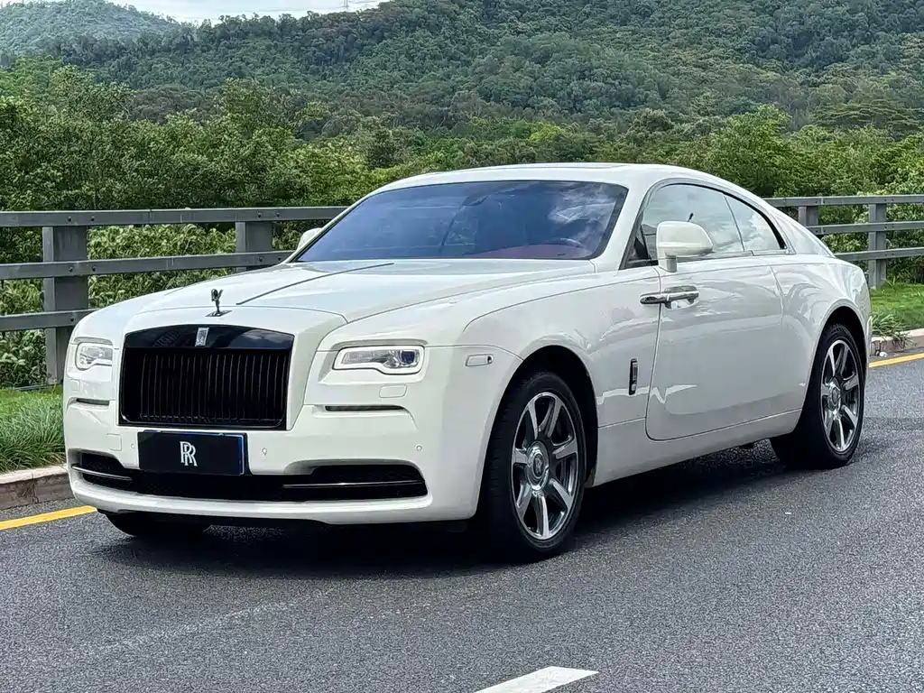 Rolls-Royce Phantom 2017 — фото 1
