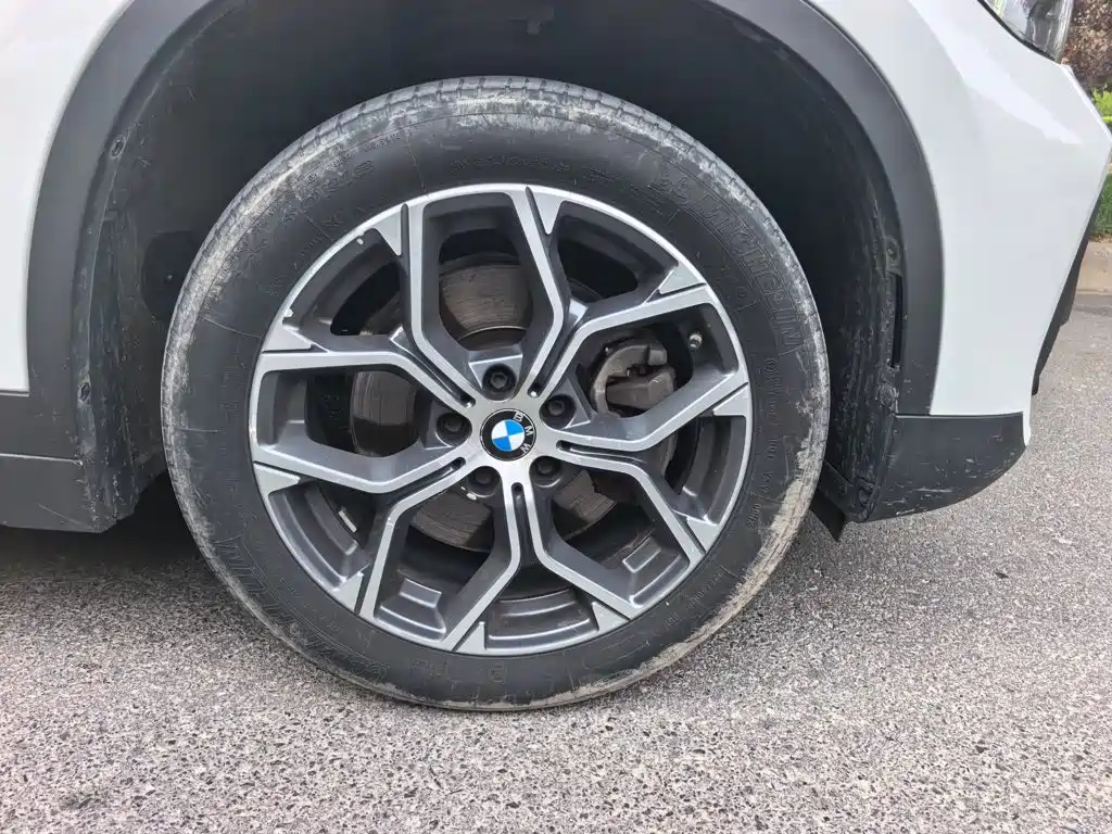 BMW X1 2021 — фото 3