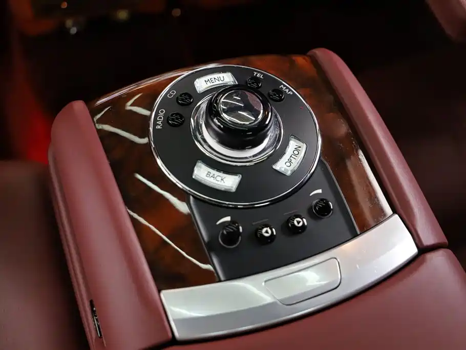 Rolls-Royce Ghost 2011 — фото 15