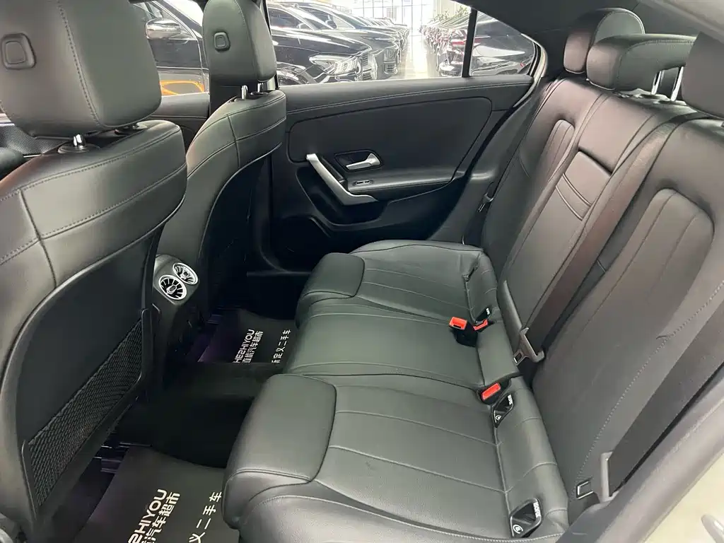 Mercedes-Benz A-Class 2021 — фото 10