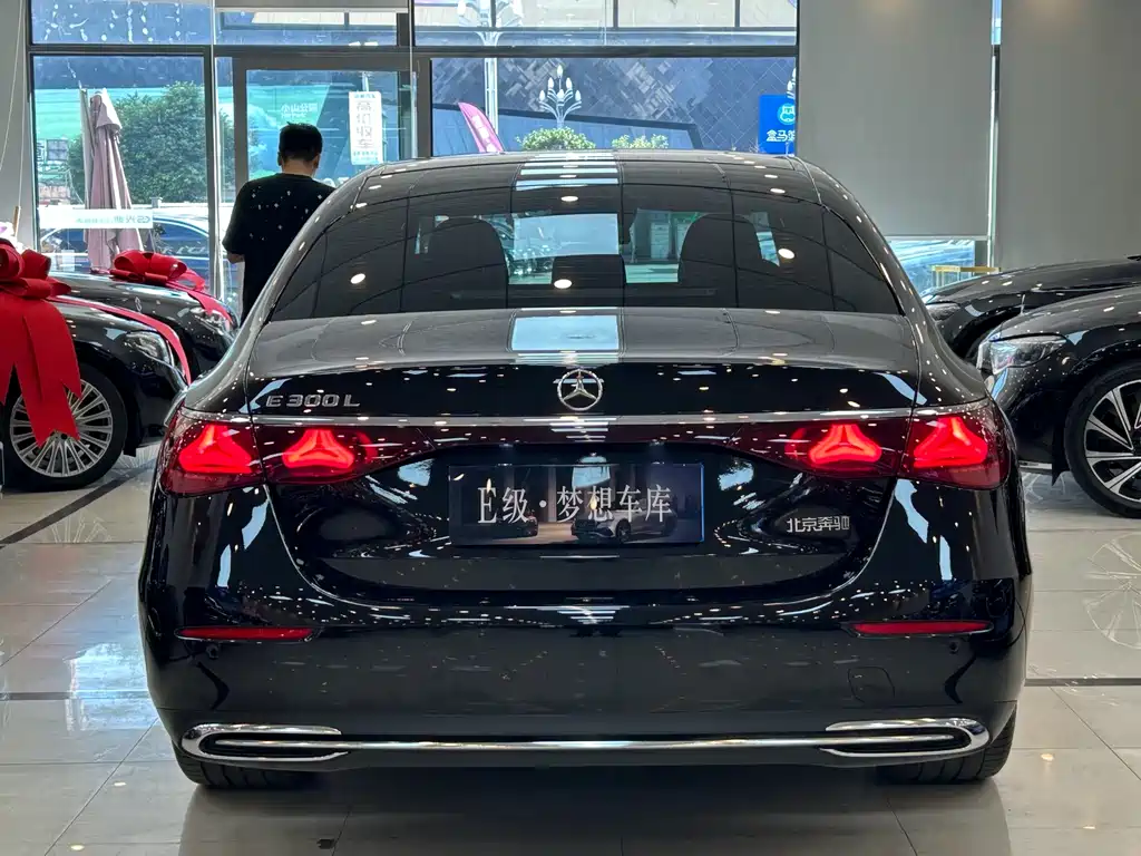 Mercedes-Benz E-Class 2024