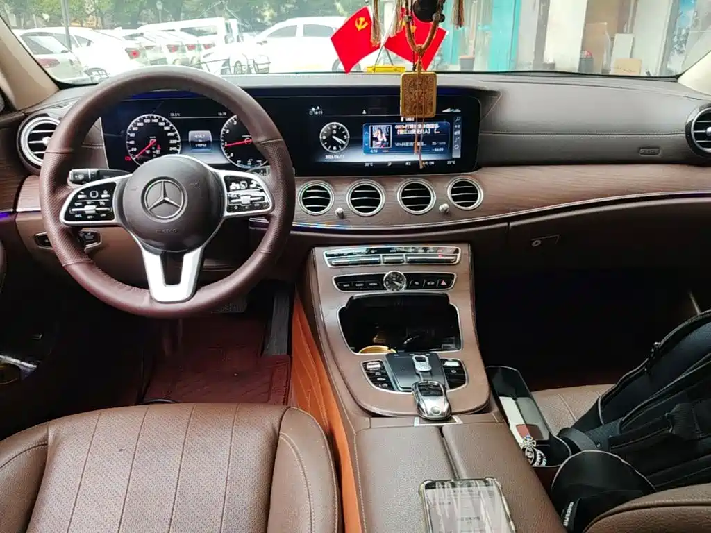 Mercedes-Benz E-Class 2020 — фото 10