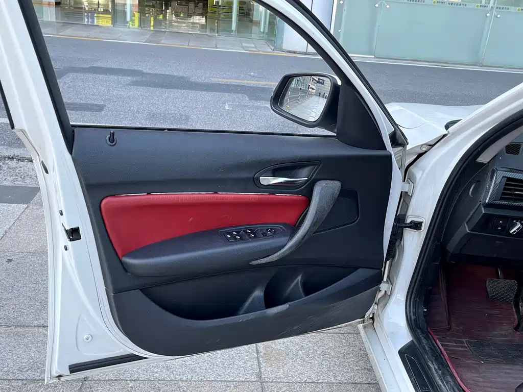 BMW 1 Series 2014 — фото 14