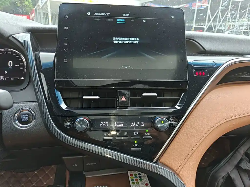 Toyota Camry 2023 — фото 13