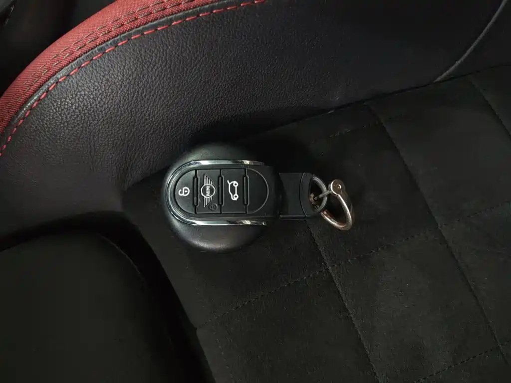 MINI JCW Countryman 2019 — фото 17