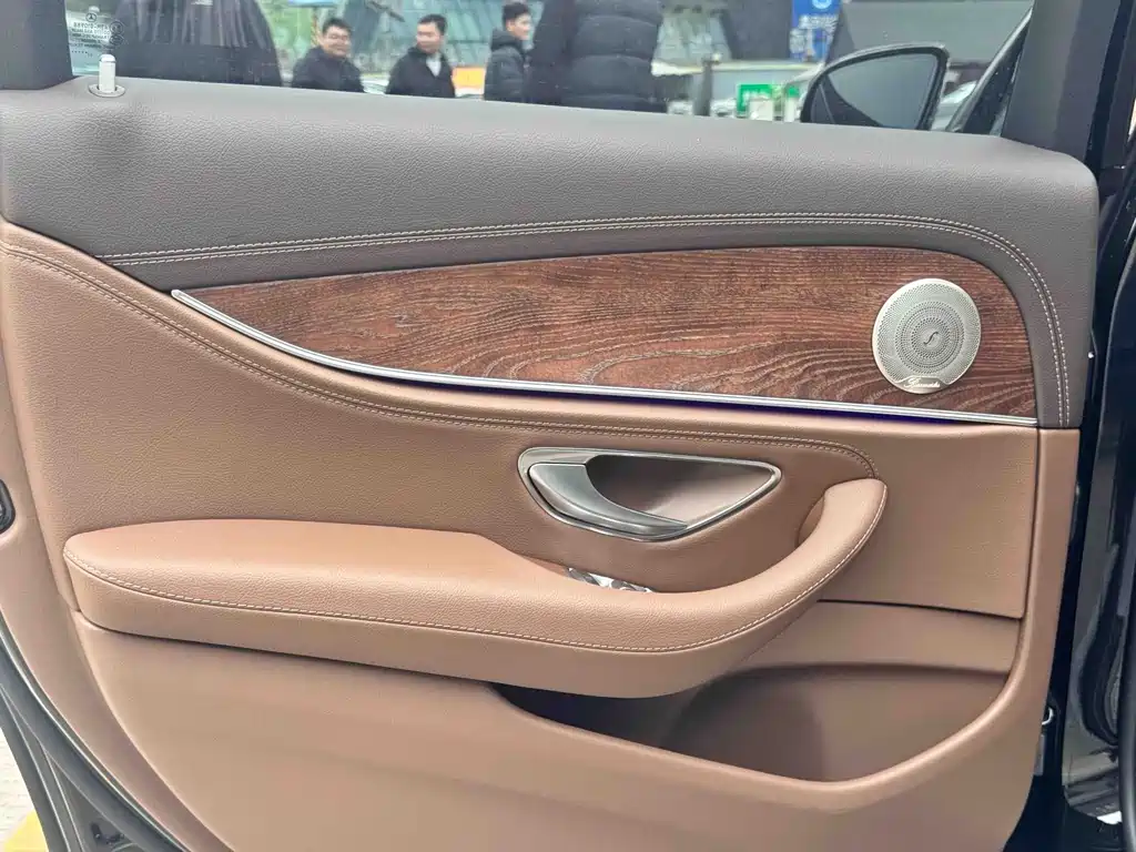 Mercedes-Benz E-Class 2024