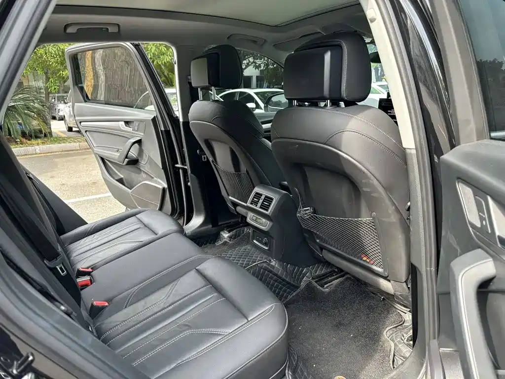 Audi Q5L 2022 — фото 10