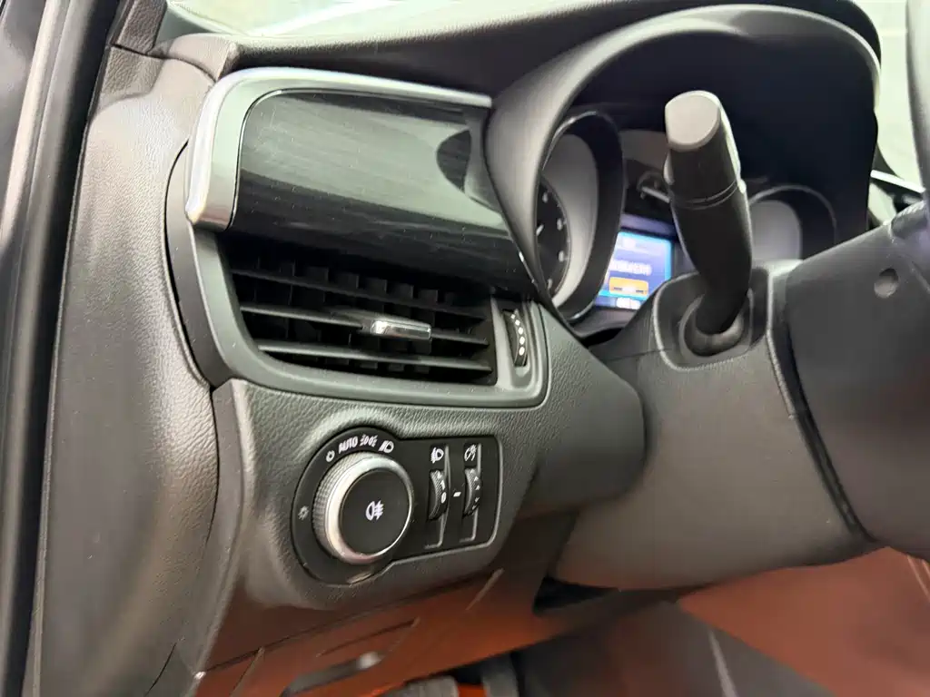 Buick Envision Plus 2022 — фото 9