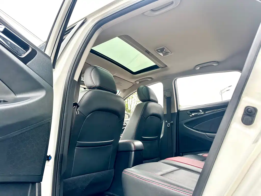 Changan Eado XT 2015 — фото 27