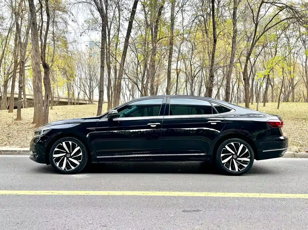 Volkswagen Passat 2022 — фото 3