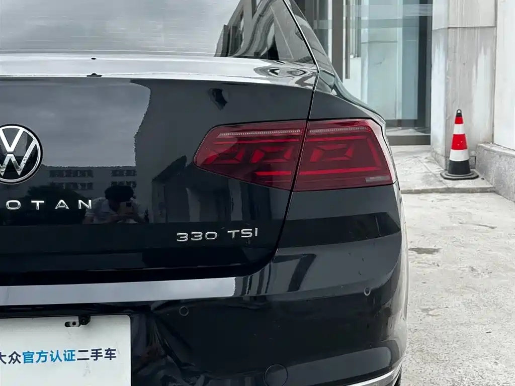 Volkswagen Magotan 2025 — фото 16
