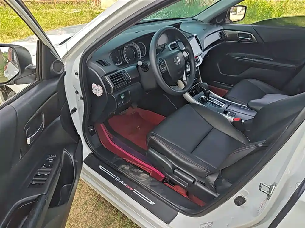 Honda Accord 2015 — фото 16