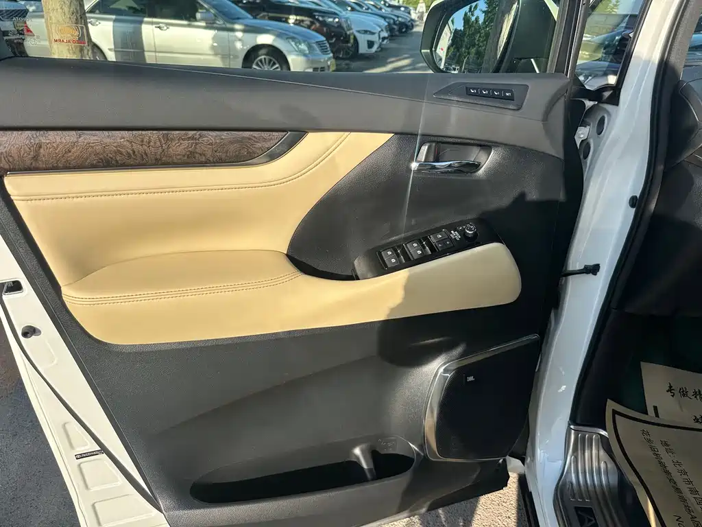 Toyota Alphard 2019 — фото 3