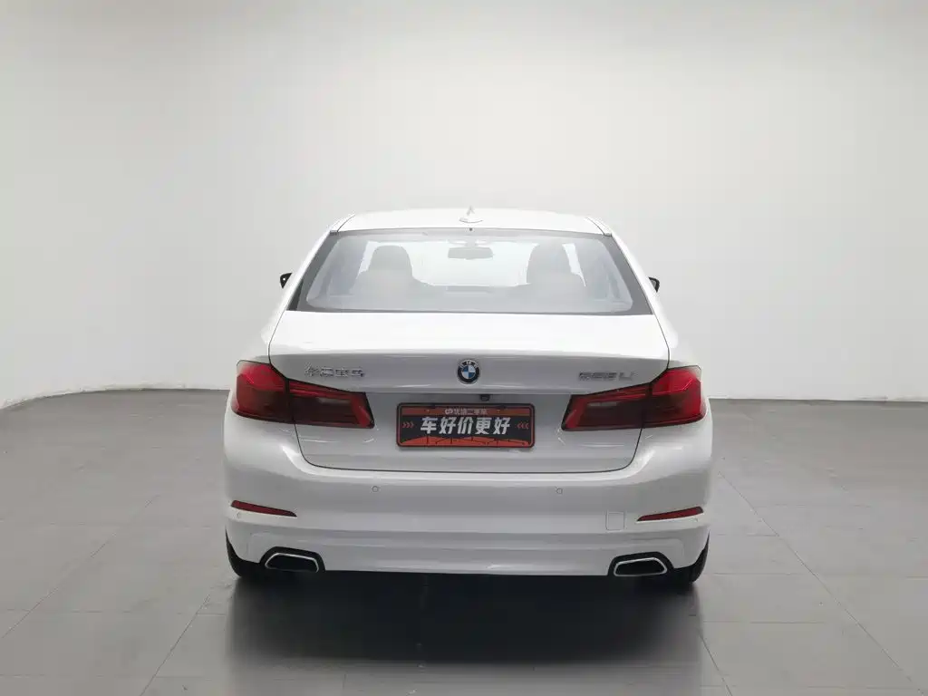 BMW 5 Series 2017 — фото 4
