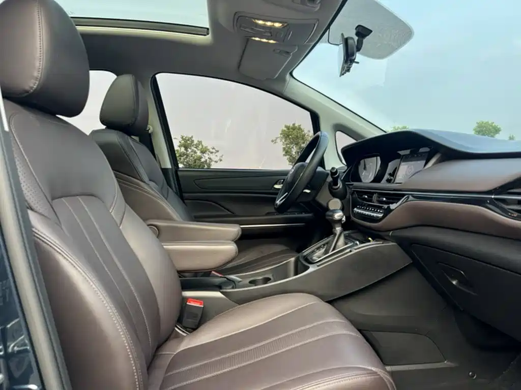 GAC Motor Trumpchi M6 2019 — фото 16