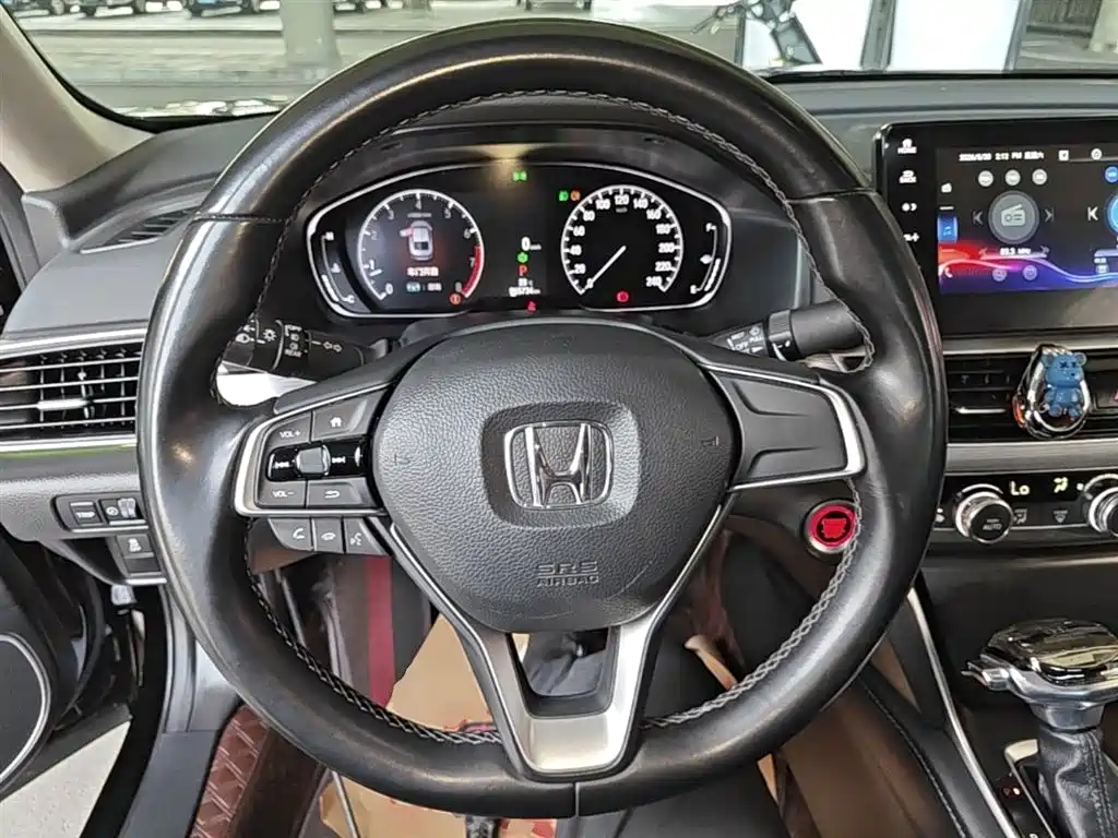Honda Accord 2022 — фото 11