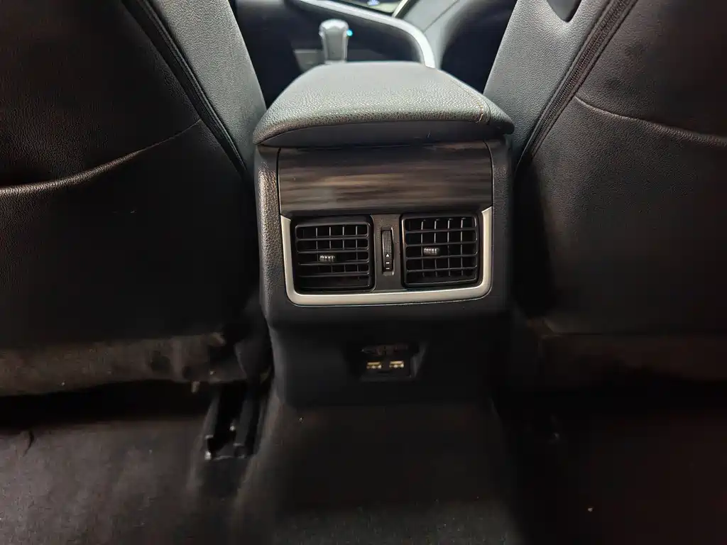 Toyota Camry 2022 — фото 19