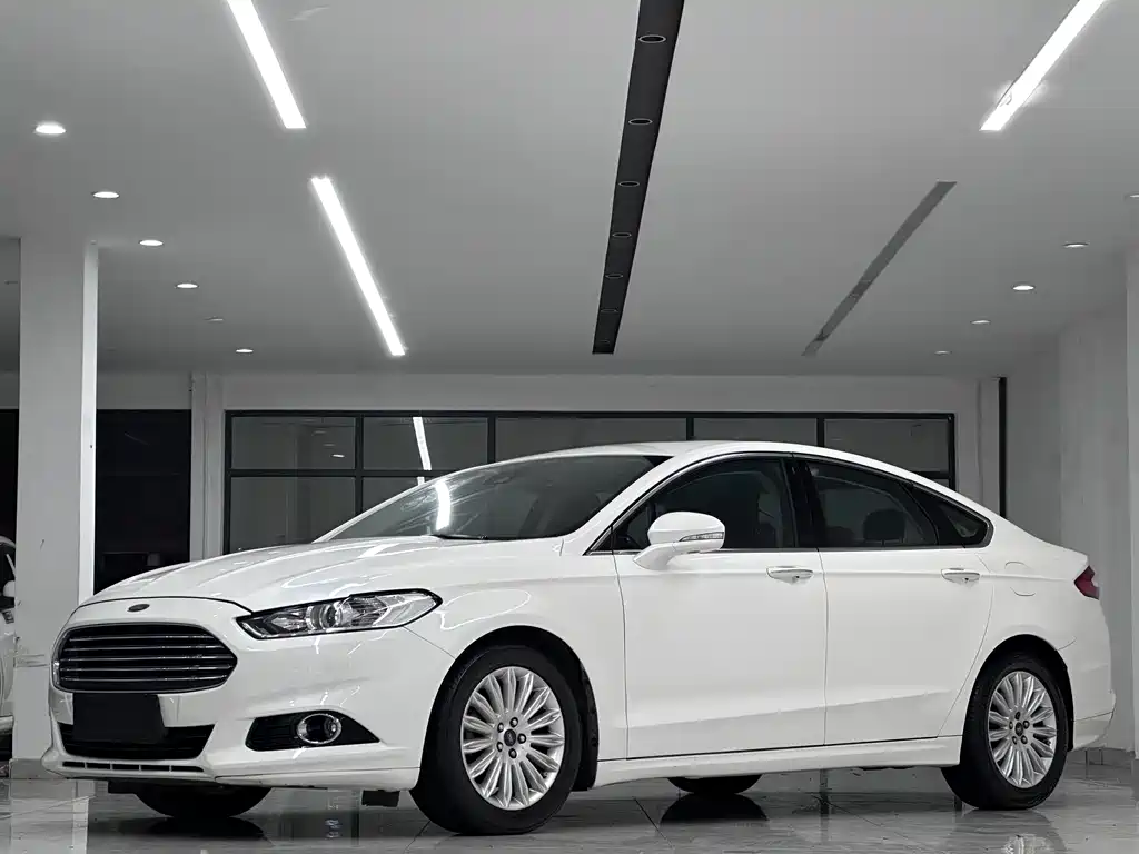 Ford Mondeo 2014 — фото 1