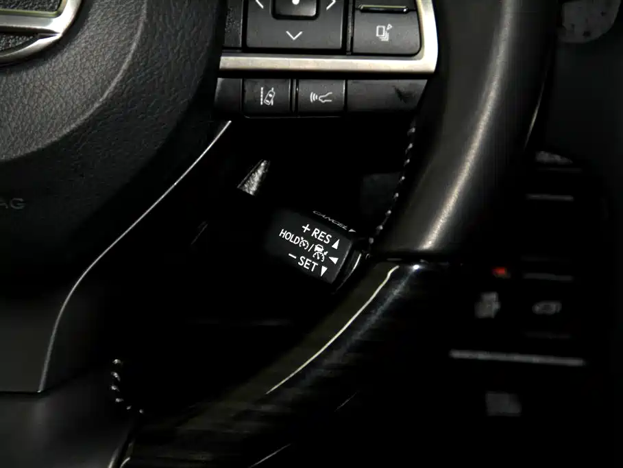 Lexus LX 2020 — фото 16