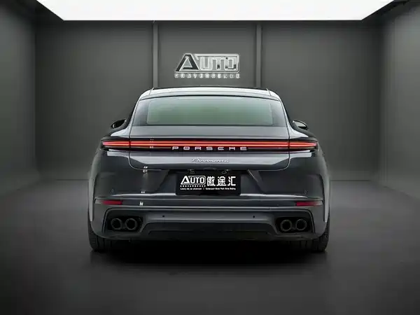 Porsche Panamera 2024