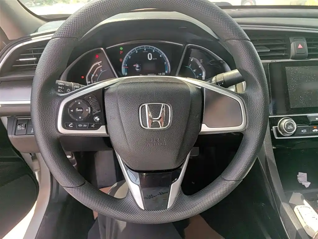 Honda Civic 2017 — фото 11