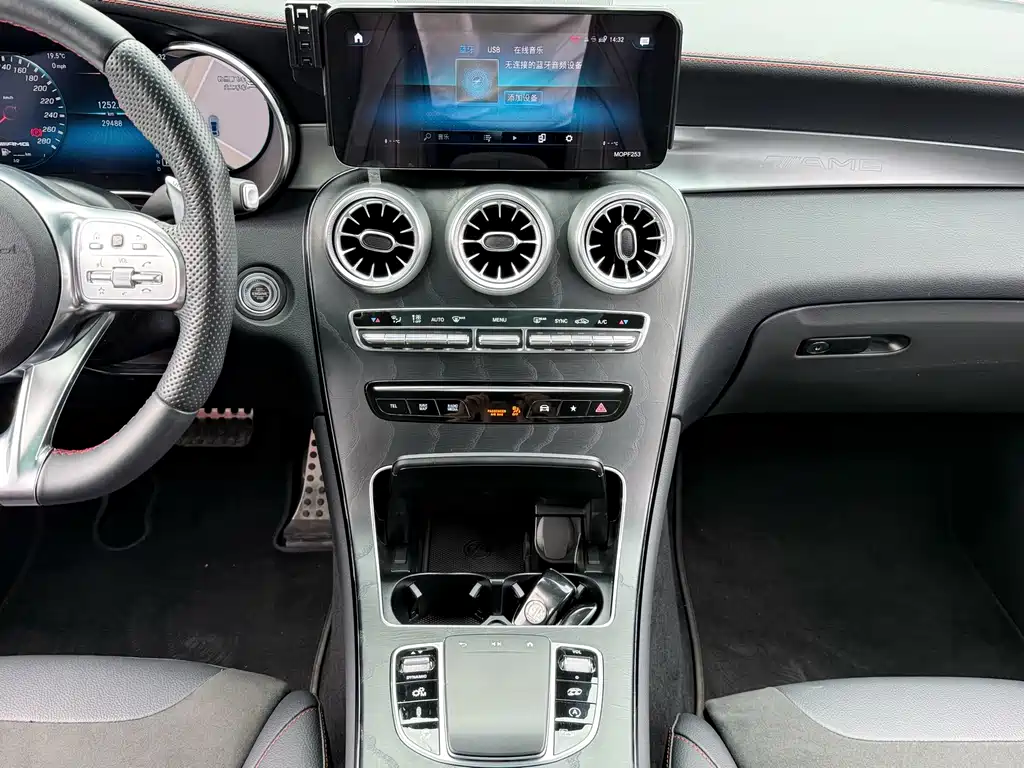 Mercedes-Benz GLC AMG 2022 — фото 12